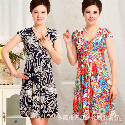 興輪服裝商行 中老年女裝連衣裙批發(fā)熱銷，夏季寬松媽媽裝優(yōu)選